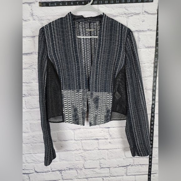 Elie Tahari open-front jacket is a stylish and modern piece Size Large - Picture 1 of 9